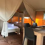 Hotel Budget Glamping Safaritent - Mas De Mourgues