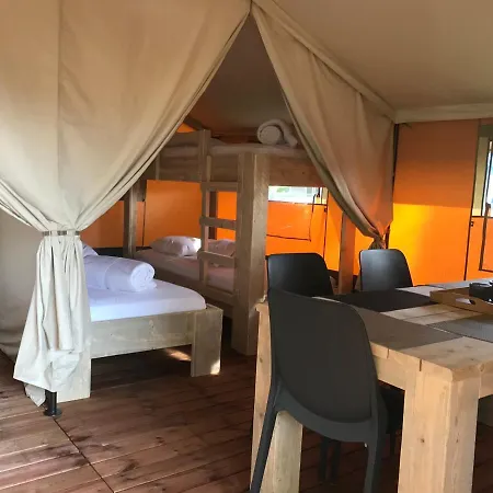 Hotel Budget Glamping Safaritent - Mas De Mourgues