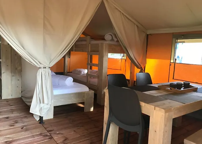 Hotel Budget Glamping Safaritent - Mas De Mourgues